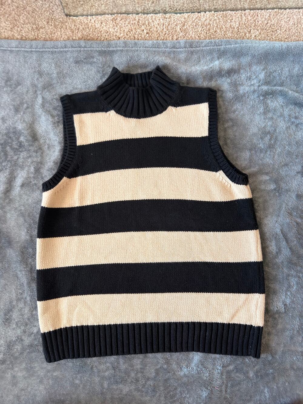 Evan-Picone Black Cream Striped Knit Sweater Vest Mock Neck Size L Preppy